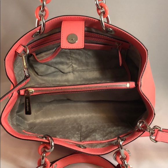 Beautiful authentic EUC MICHAEL Kors purse - Picture 3 of 8